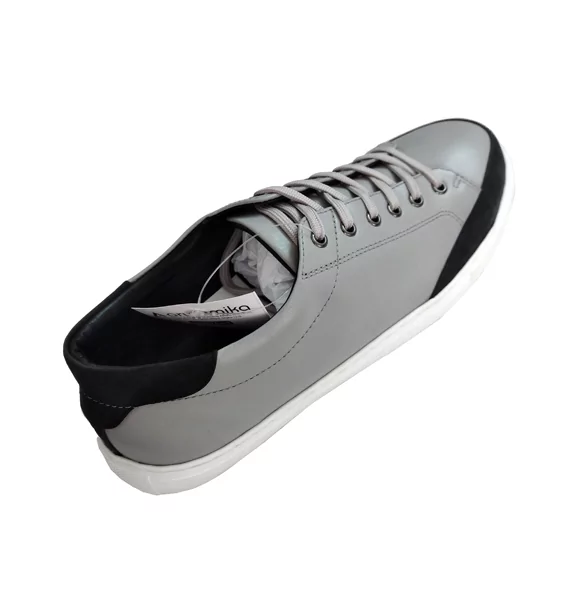 Fashionable Man Sneakers Made by Exclusive High Quality Shiny and Softy Leather