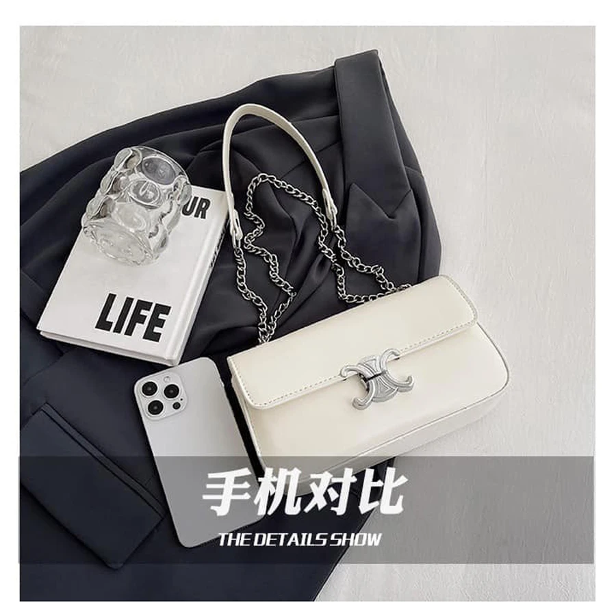 Trendy Fashion Bag with Lock Closure