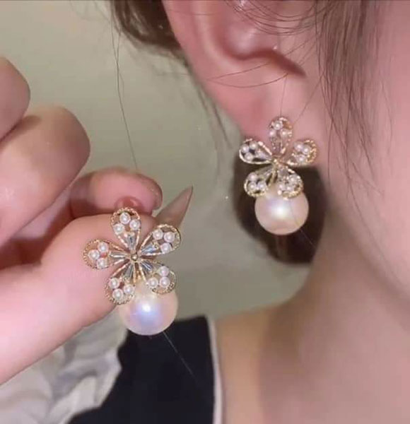 Faux Pearl & Rhinestone Decor Flower Drop Earrings