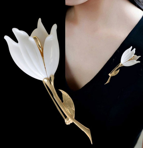 High-end Temperament Pearl Flower Brooch White Pink Tulip Bouquet Brooch Korean version Popular Accessories